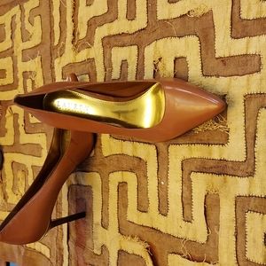 Ralph Lauren size 9B, tan